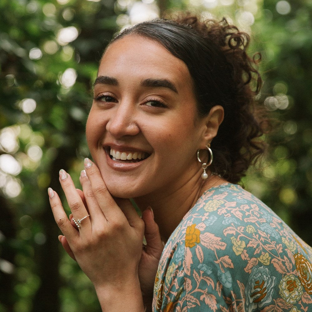 hemisphere earrings-white pearl