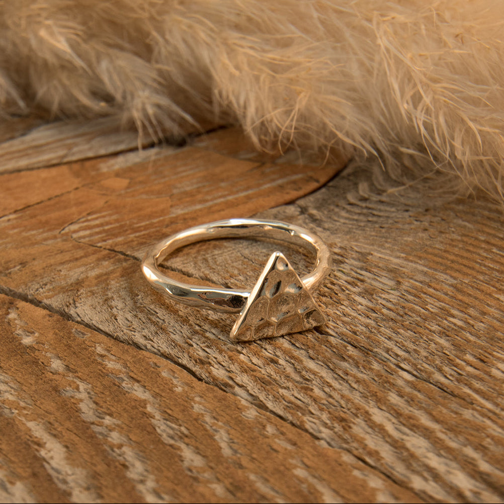 pyramid ring-silver