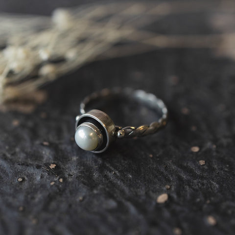 Sutra Pearl Ring