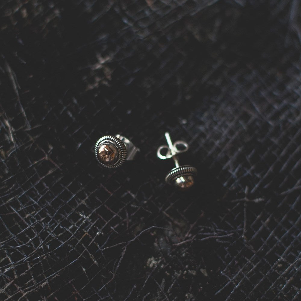 Ayu Studs-lines