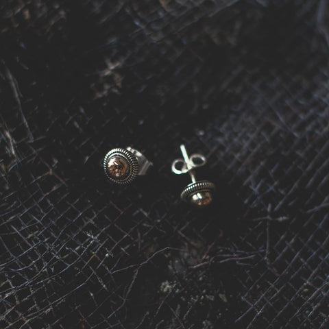 Ayu Studs-lines