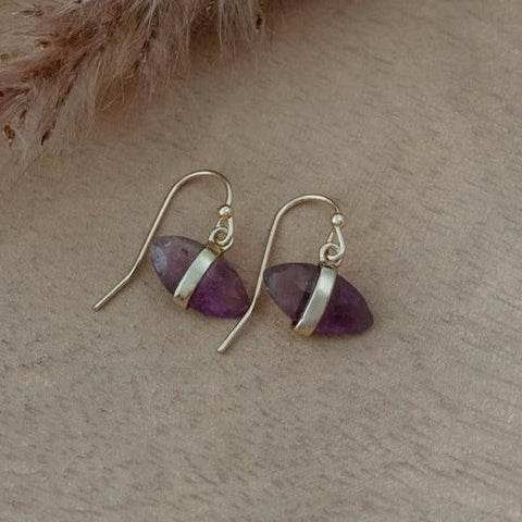 cat eye earrings-amethyst