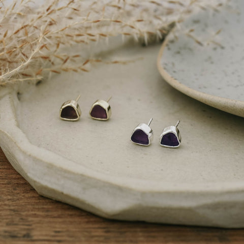 fleck studs-amethyst