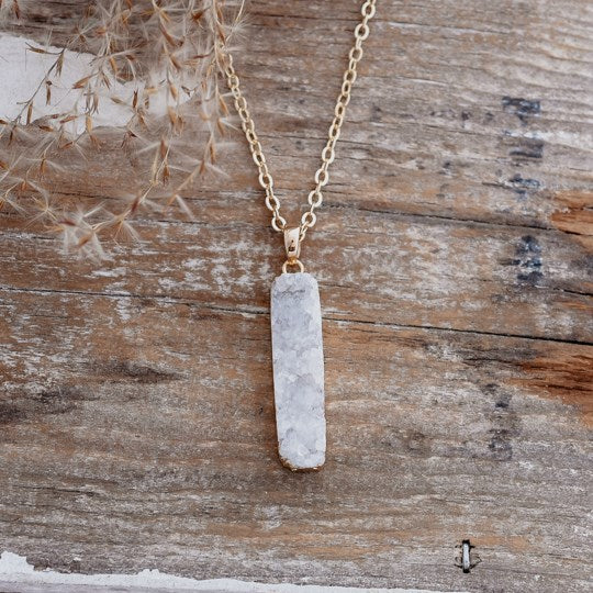 janet necklace-gold/white