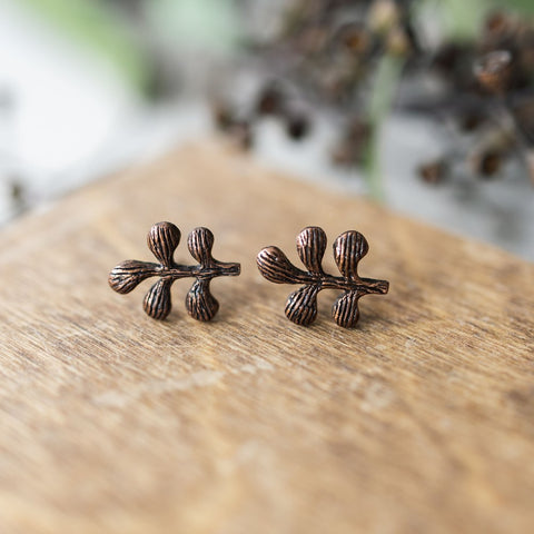 leaflet studs