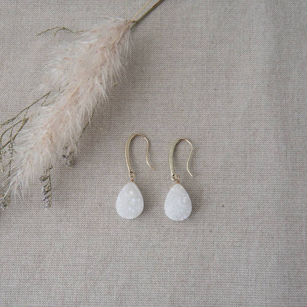 cosmos earrings-white
